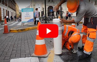 Installation balise nova à Lima au Pérou